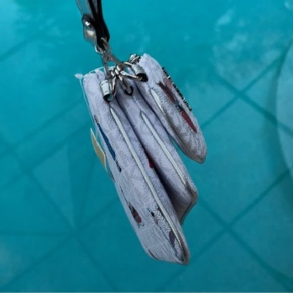 Michael Kors Jet Set Girls Wristlet Trio - Picture 7 of 15